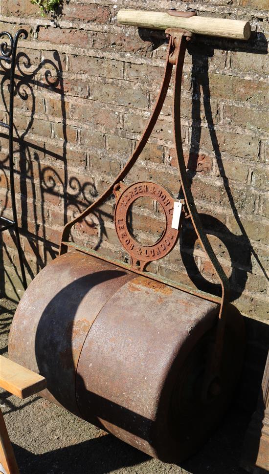 Edwardian cast iron Garden Roller by T. Green-Leeds & London